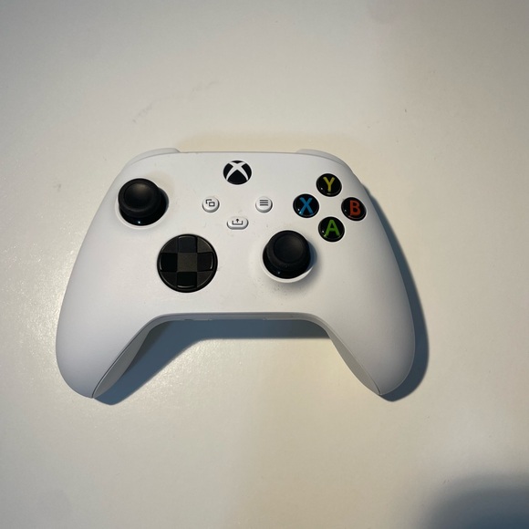 Microsoft Xbox Series S 512GB White Console (RRS00095) - Picture 7 of 10